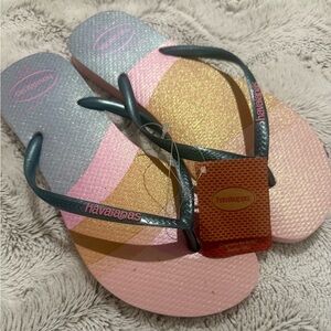 NWT Havaianas Pink and Gray Flip Flops Size 41-42 Women’s